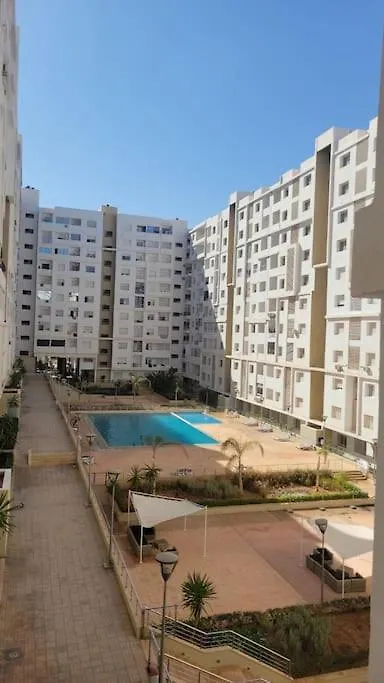 אגאדיר Appart Ensoleille Avec 2 Balcons Vu Piscine